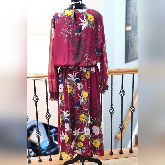 Vince Camuto Maxi Floral Maxi Dress - Picture 3 of 10